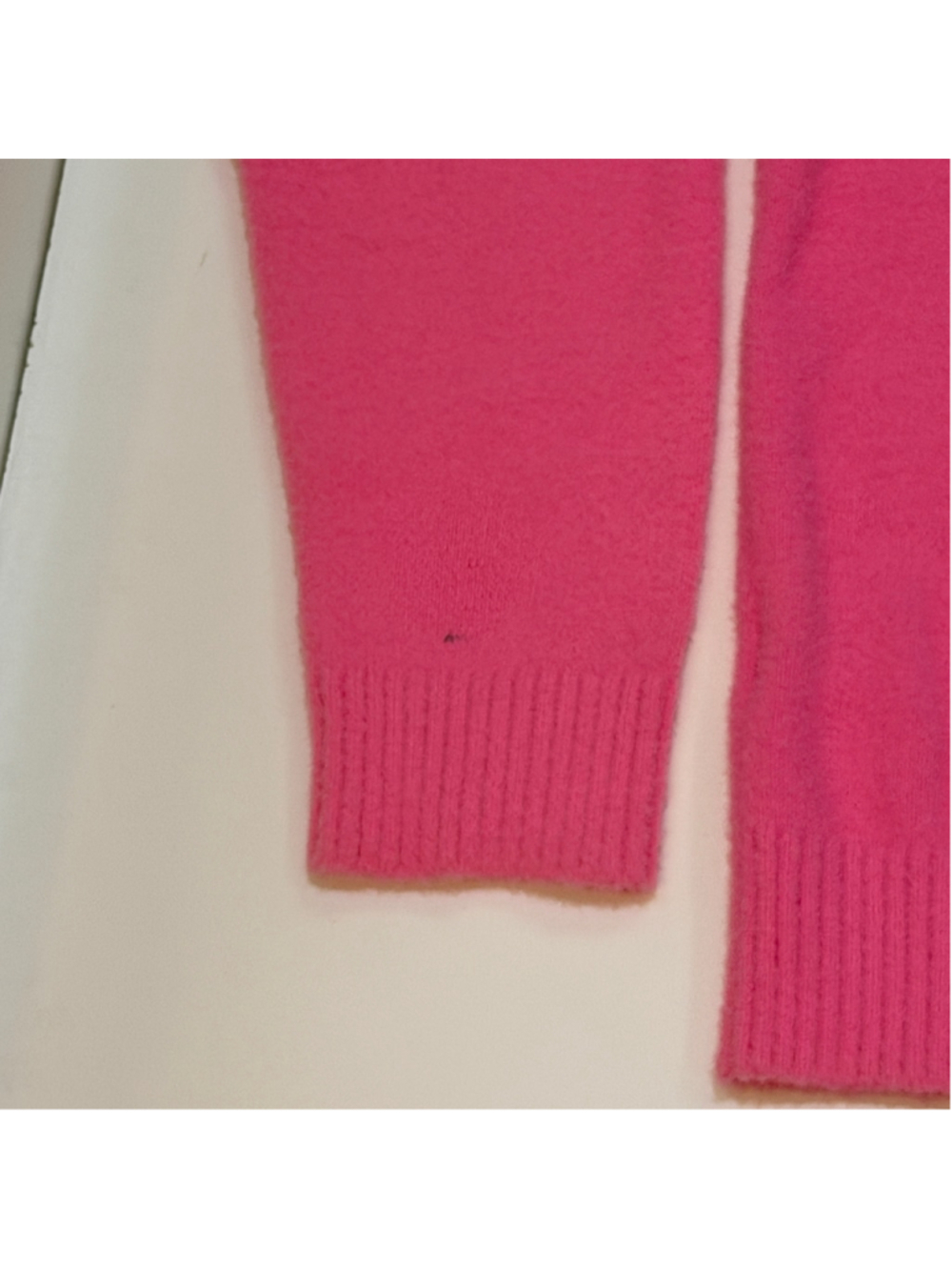 Wicked Pink Crewneck Sweater Women's M/M Universal Studios - b14 - Picture 4 of 9